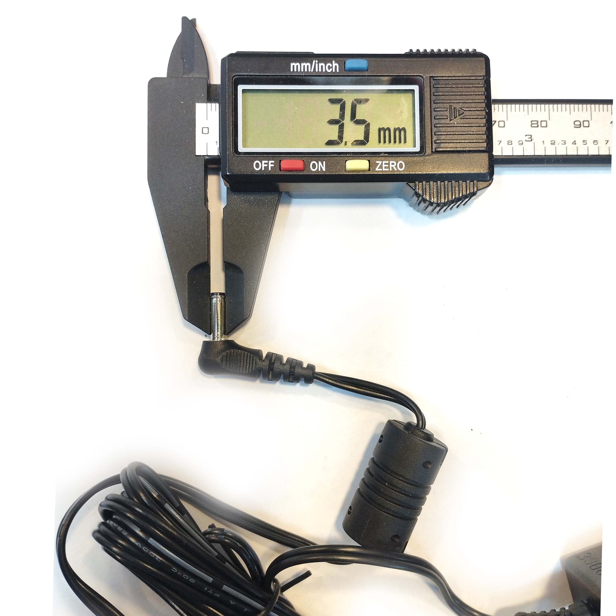 آداپتور 12 ولت 1 آمپر دی وی ای مدل KSRE-12V-1A آداپتور 12 ولت 1 آمپر دی وی ای مدل KSRE-12V-1A