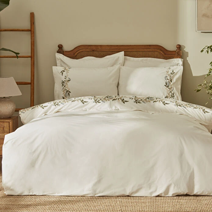 سرویس روتختی 2 نفر 4 تکه کاراجا هوم مدل Nancy 