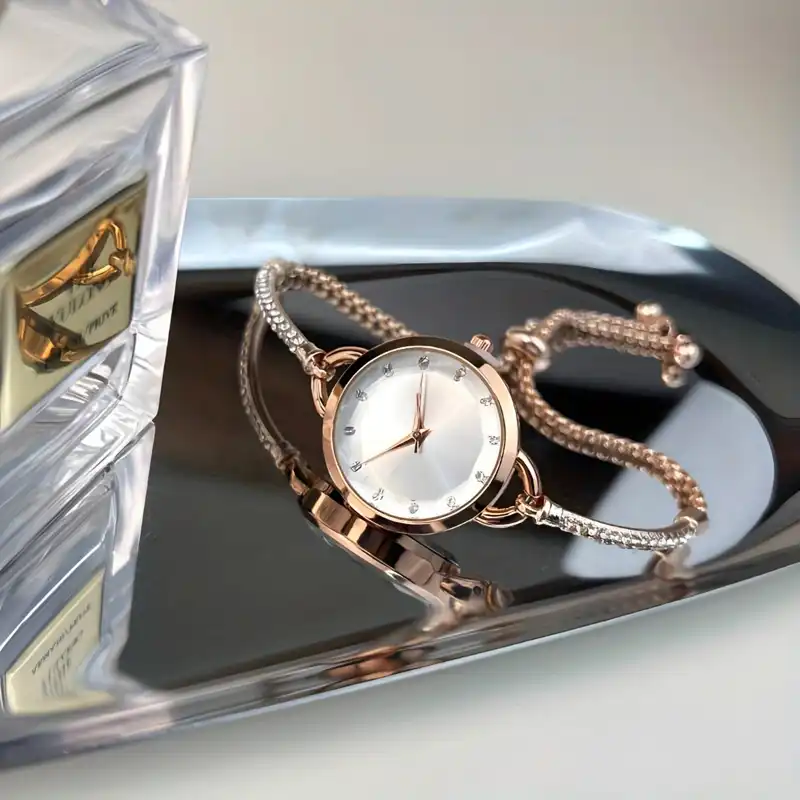 ساعت مچی عقربه ای زنانه مدل شیشه تراش قفل کرواتی کد 6