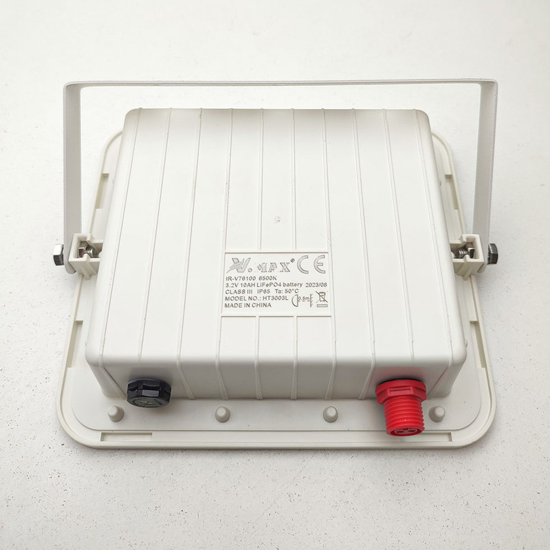 پروژکتور خورشیدی ویمکس مدل واترپروف کد V-76100 ظرفیت 100 وات