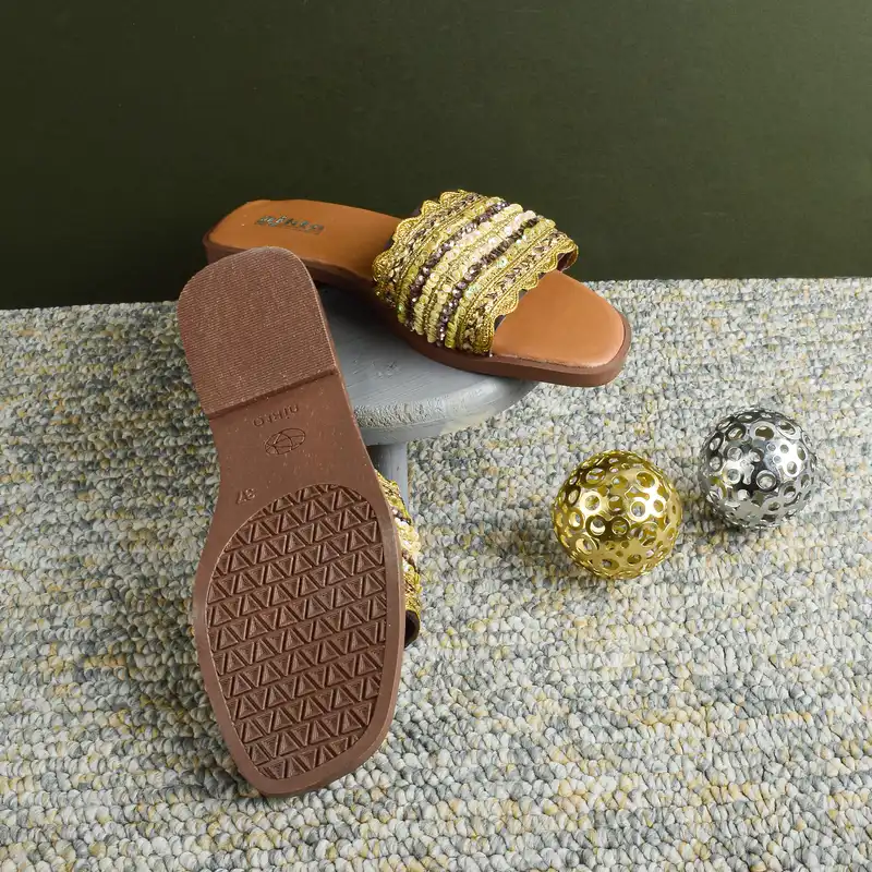 صندل زنانه نیکتا مدل محلی کد GLD.2881