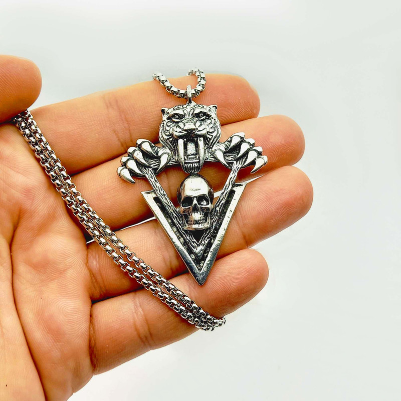 گردنبند مردانه طرح محافظ جمجمه مدل ویتالی کد 828GAM