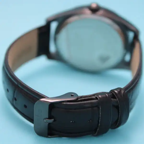 ساعت مچی عقربه ای زنانه و مردانه لاروس مدل s-79979-0517