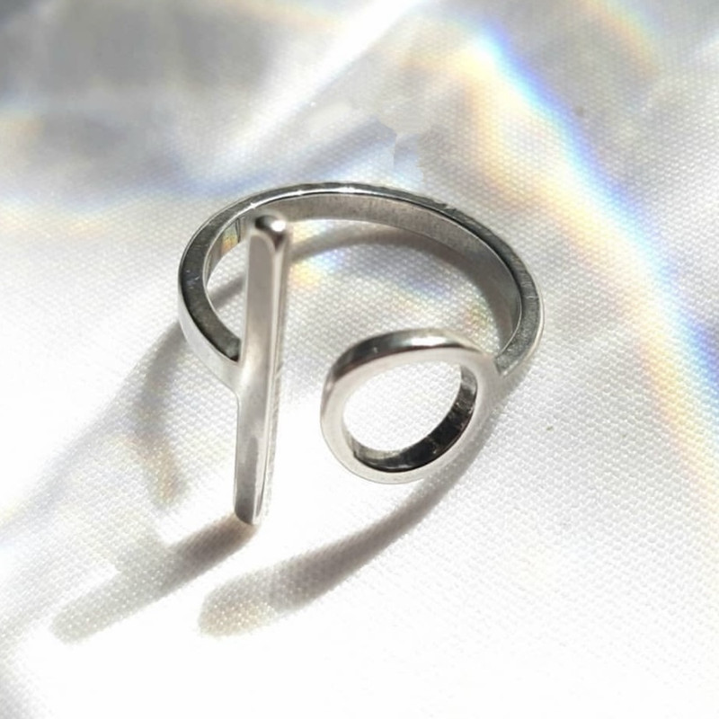 انگشتر زنانه مدل دایره و خط سیلور 29