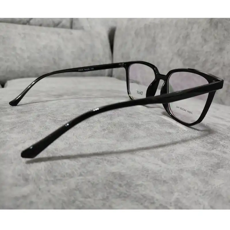 فریم عینک طبی مدل مربعی کائوچو کد 079