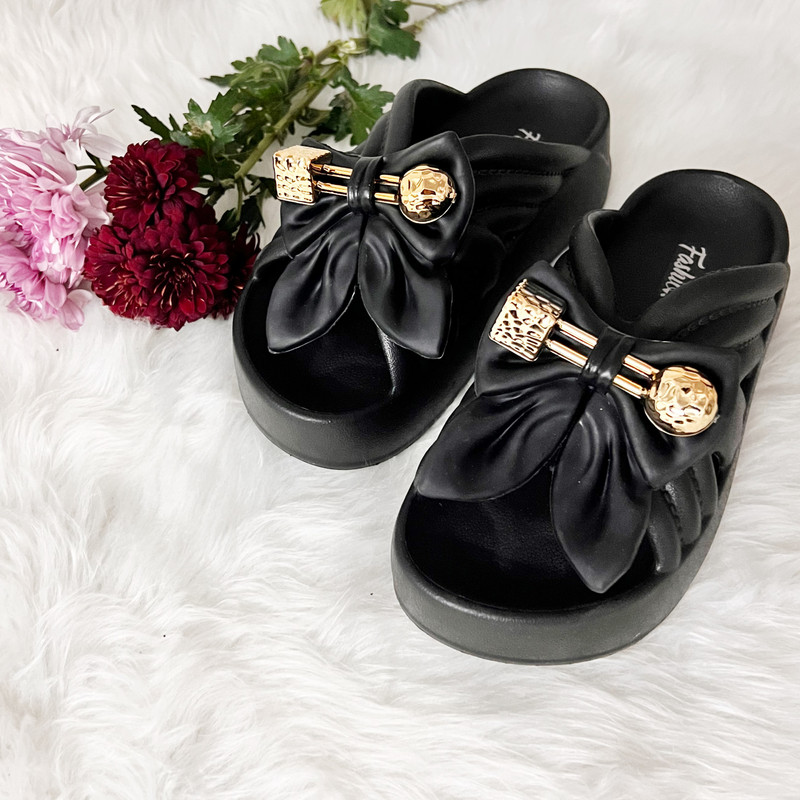 دمپایی زنانه پاپا مدل آیناز کد 222