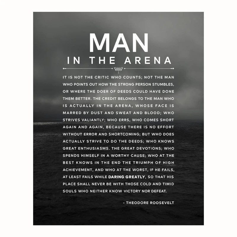 پوستر مدل  مرد در زمین بازی 