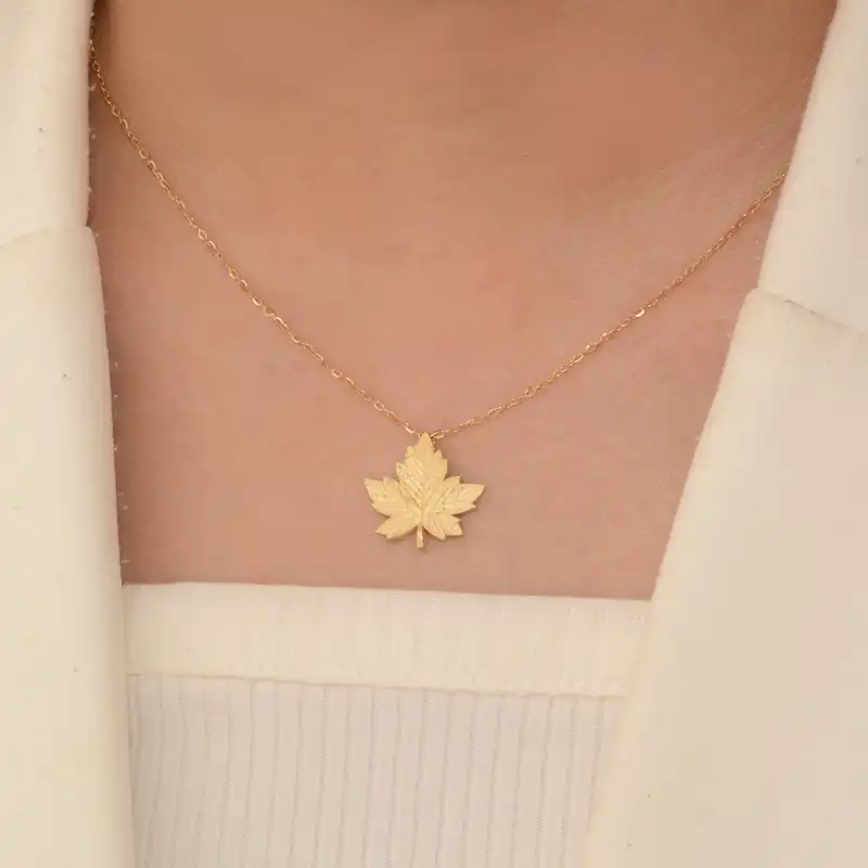 گردنبند طلا 18 عیار زنانه طلای مستجابی مدل برگ ورسای کد 01