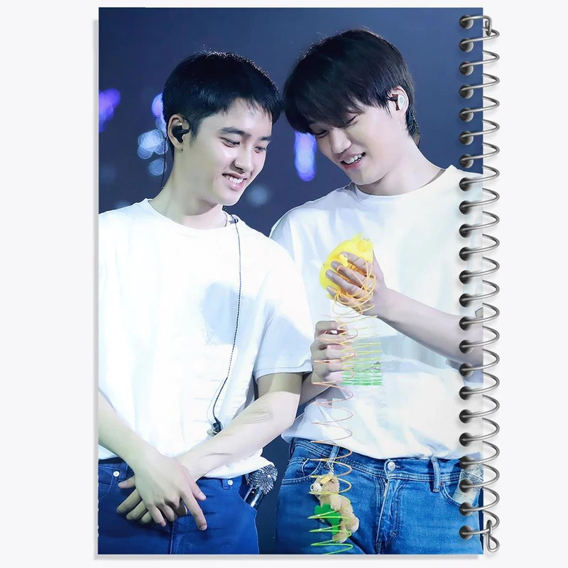 دفتر مشق 100 برگ خندالو طرح گروه اکسو EXO کد 13591