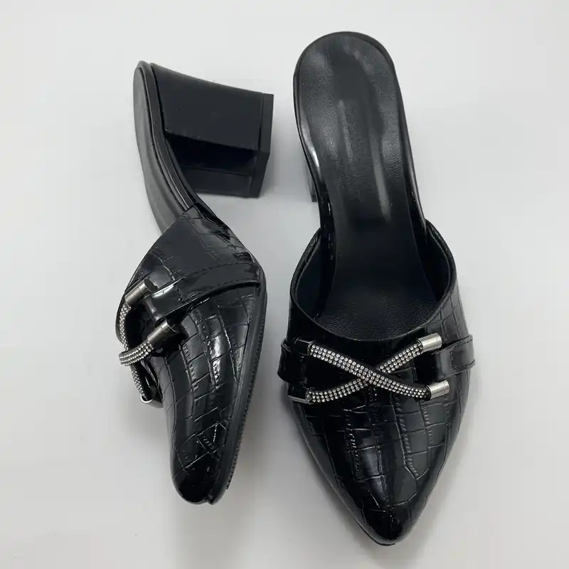 صندل زنانه مدل نگینی