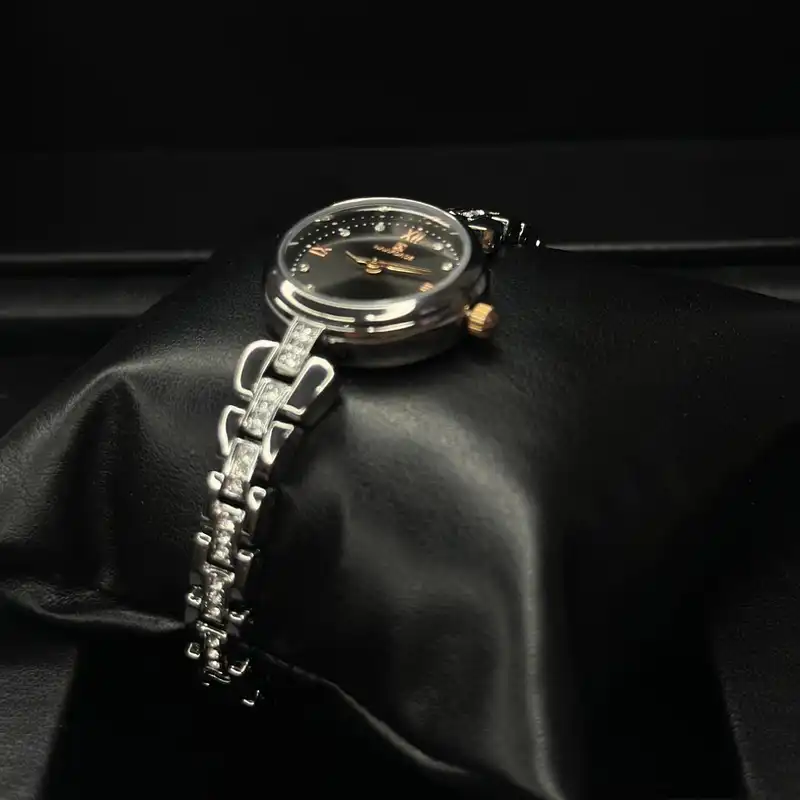 ساعت مچی عقربه ای زنانه نیوی فورس مدل Nf5034