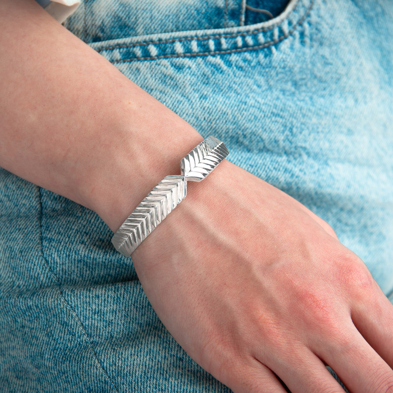 دستبند نقره زنانه مدل متین