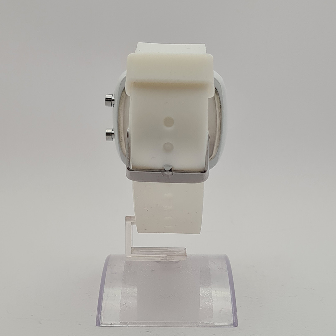 ساعت مچی دیجیتال مدل TLD1021 ساعت مچی دیجیتال مدل TLD1021