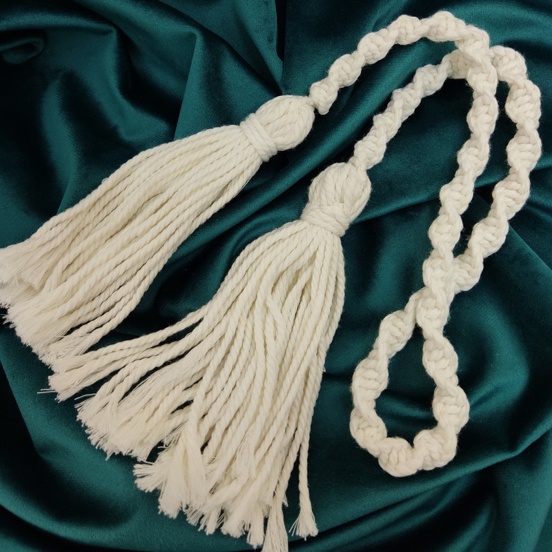 پرده جمع کن مدل مکرومه منگوله دار