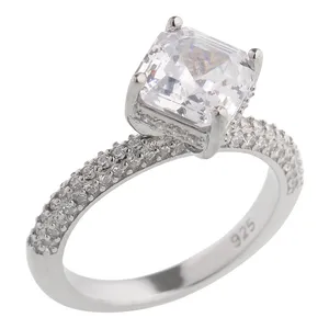 انگشتر نقره زنانه مدل سولیتر تک سنگ مربعی کد 23068