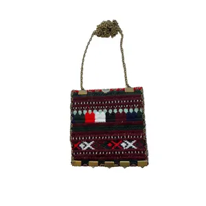 گردنبند سوزن دوزی کد L33
