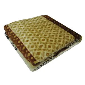 پتو مسافرتی نرمینه بافت مدل Sarvin کد N-14602 سایز 210×150 سانتی متر 