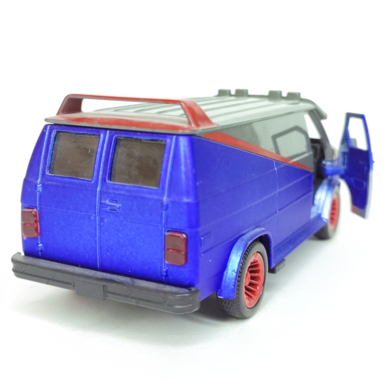 قیمت و خرید ماشین بازی مدل chevrolet express van