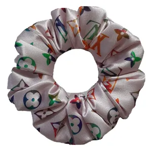 کش مو زنانه مدل اسکرانچی ساتن