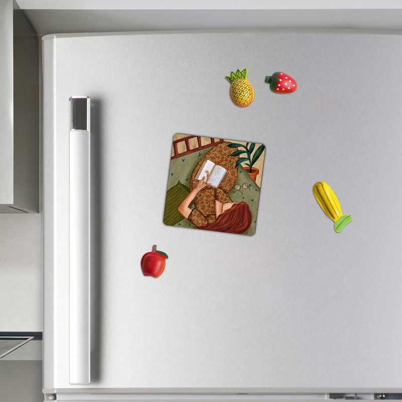 مگنت طرح بانوی کتابخوان کد wmg370