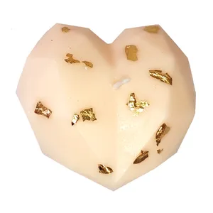 شمع دست ساز مدل  قلب طلا کوب