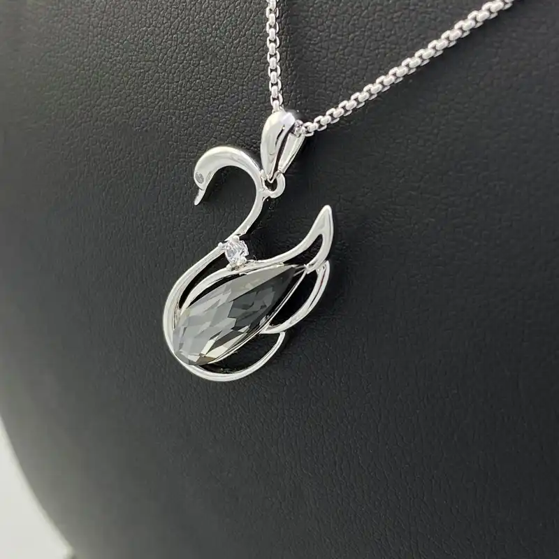 گردنبند زنانه سواروسکی مدل قو کد S3022