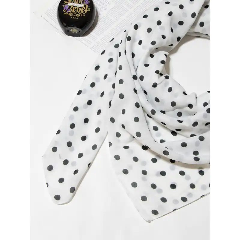 روسری زنانه مدل نخ پنبه خال خالی کد sar-1675