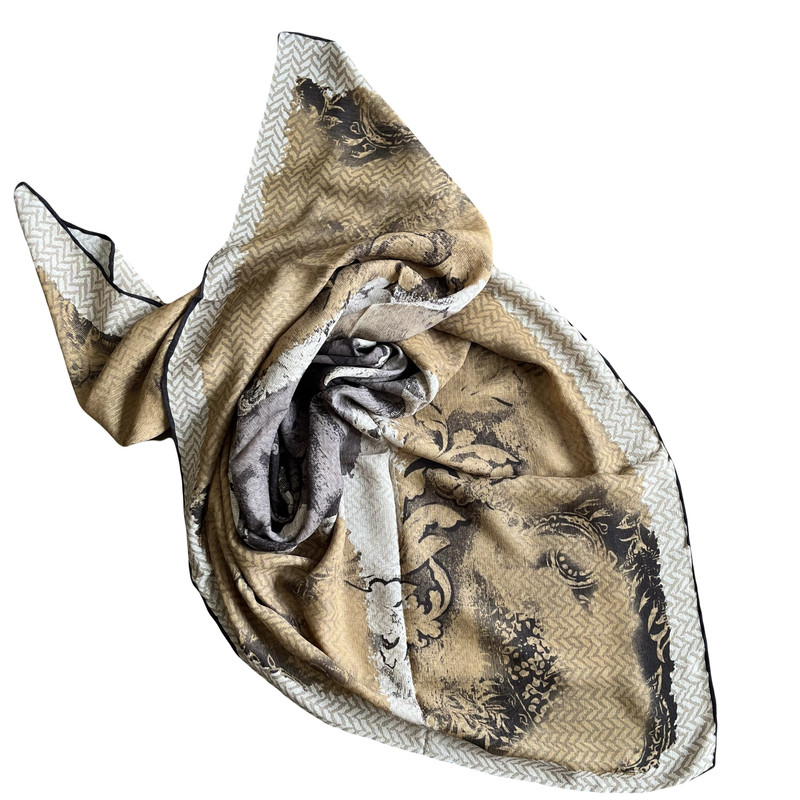 روسری زنانه مدل نخی گارزا دور دست دوز کد 27