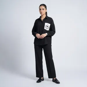 شومیز زنانه آستین بلند مون‌سا مدل 09 از جنس نخ با یقه برگردان، تنخور معمولی و قد روی باسن مناسب استفاده روزمره و مهمانی با بسته شدن دکمه و ضخامت متوسط