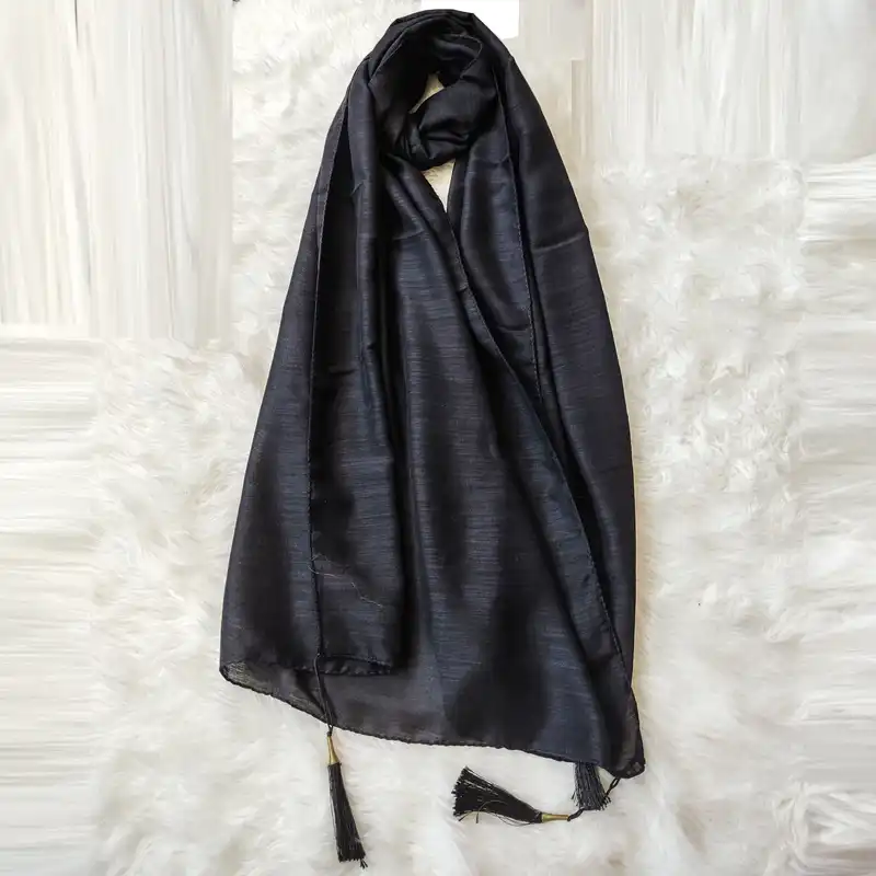 شال زنانه مدل نخ وال اسلپ منگوله دار کد 6659