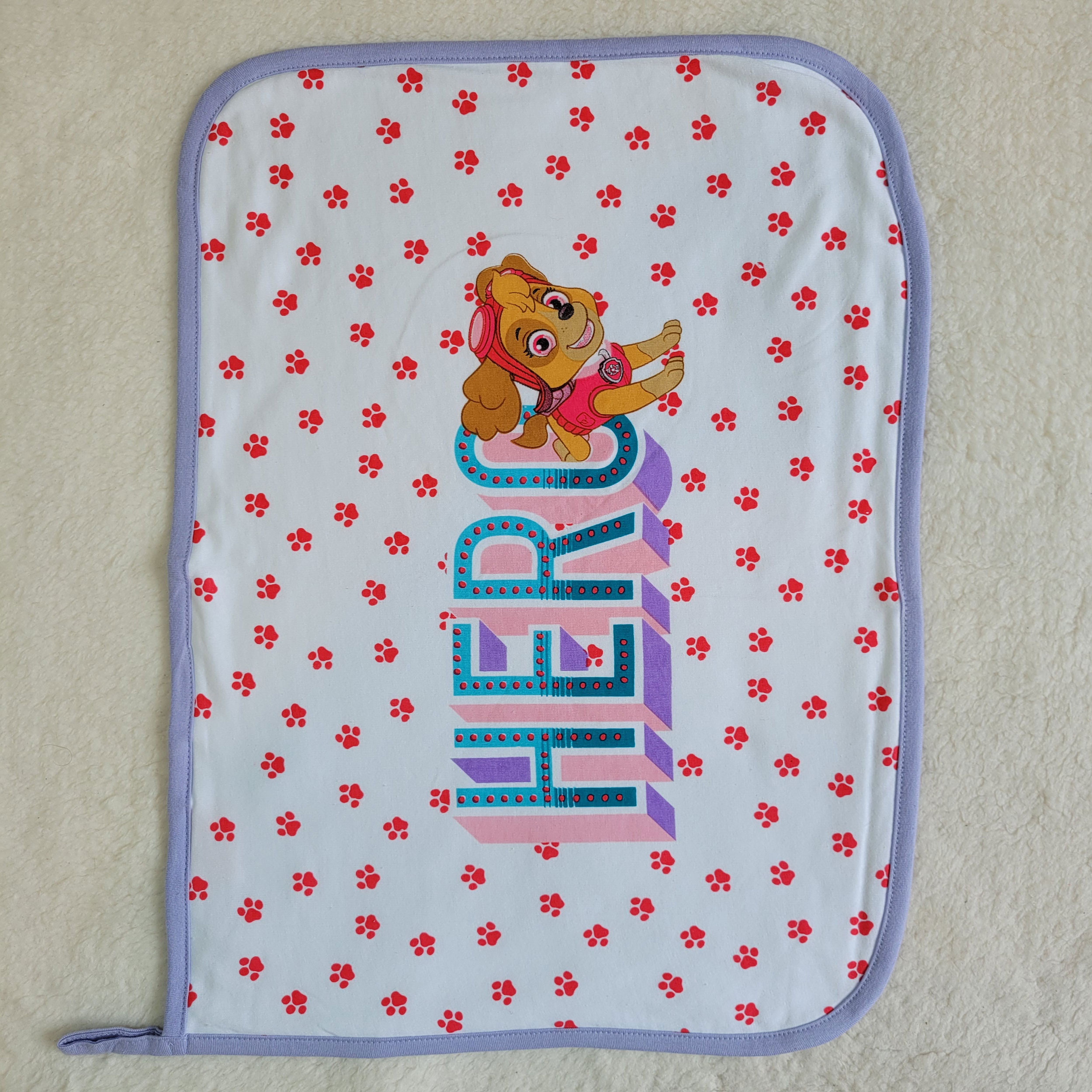 ست زیرانداز و پیش بند و کیف و کیف پول نیکلودن مدل h-8634 مجموعه 4 عددی