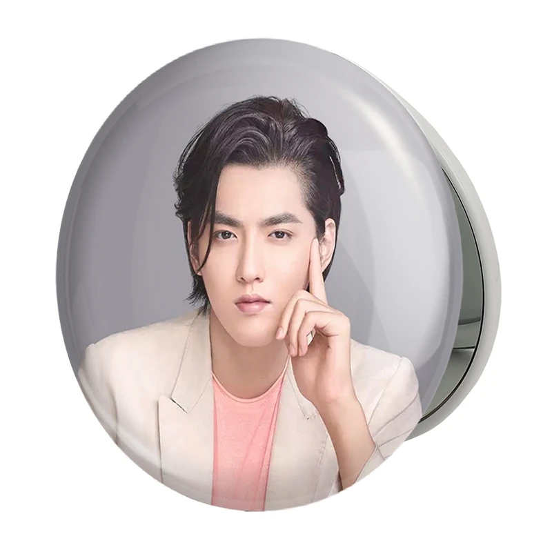 آینه جیبی خندالو طرح کریس وو گروه اکسو EXO مدل تاشو کد 13413 