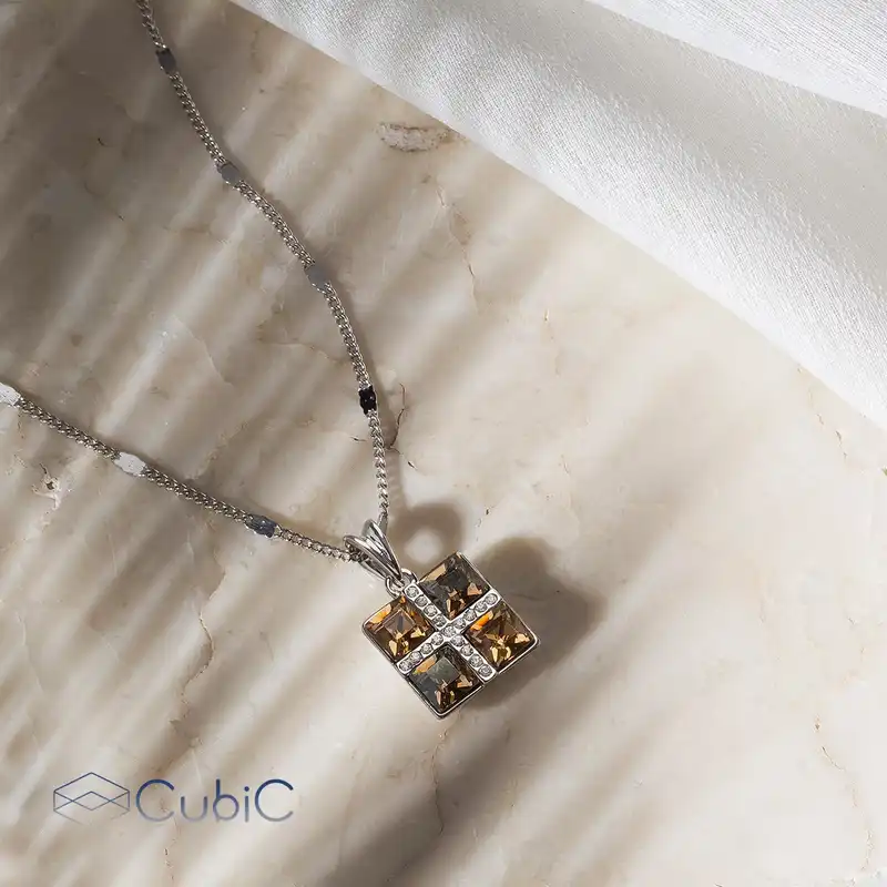 گردنبند زنانه کوبیک مدل QN-331070