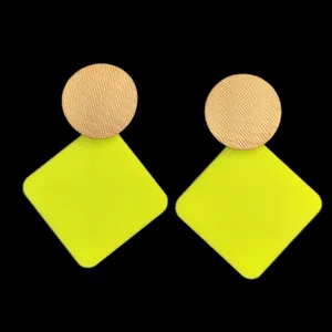 گوشواره زنانه مدل عروسکی پلکسی 