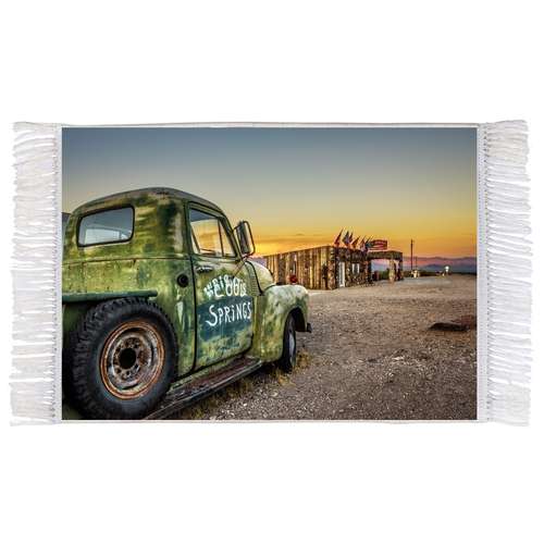 فرش ماشینی اطلس آبی طرح ماشین کلاسیک و ایستگاه در صحرای موهاوی مدل T1010 