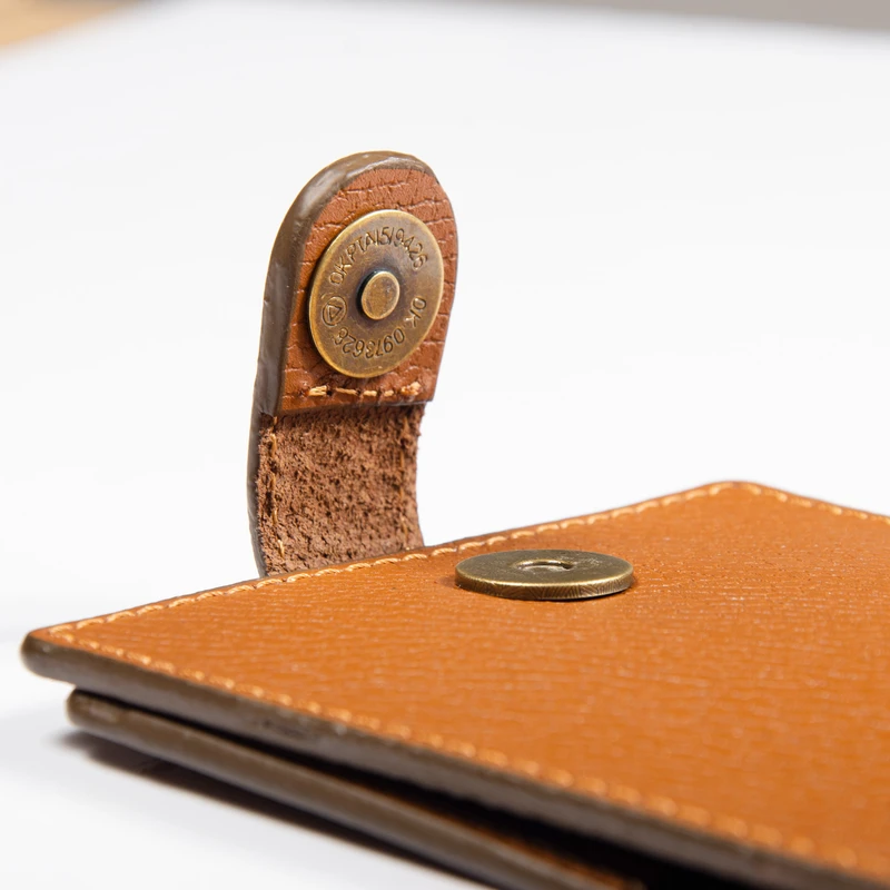 عکس شماره 19 : کیف دسته چک مردانه چرمینه اسپرت کد dd-79008