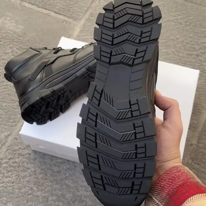 نیم بوت مردانه مدل فلور بندی کدtz8800میلینگ