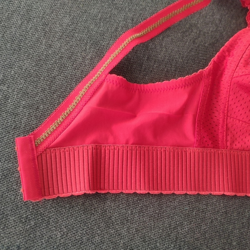 سوتین زنانه مدل کش پهن