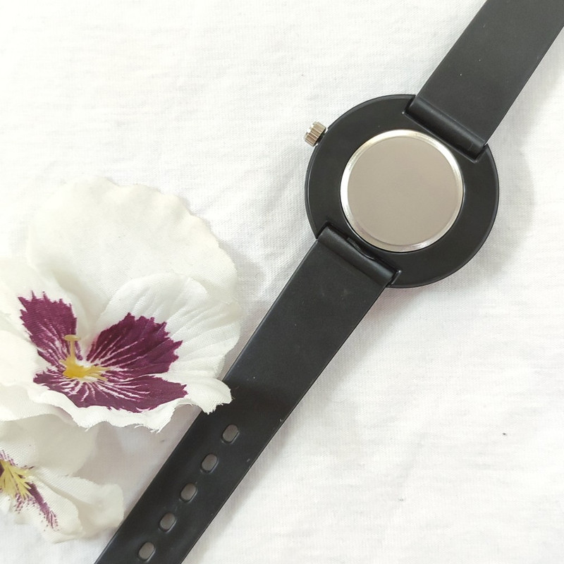 ساعت مچی عقربه ای بچگانه جنوا مدل DR1 ساعت مچی عقربه ای بچگانه جنوا مدل DR1