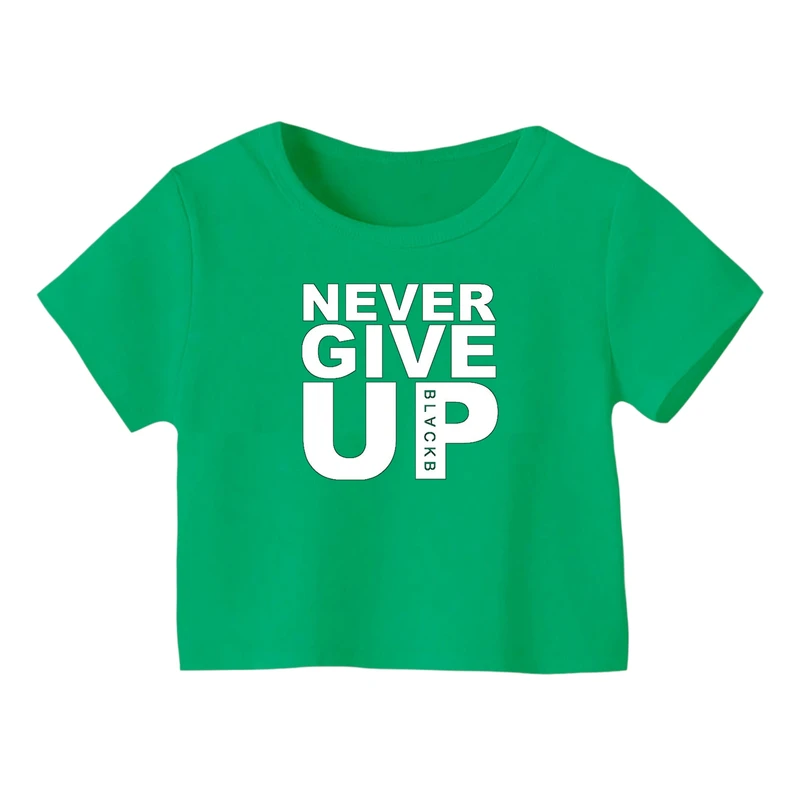 کراپ‌ تی‌شرت آستین کوتاه زنانه مدل تسلیم نشو