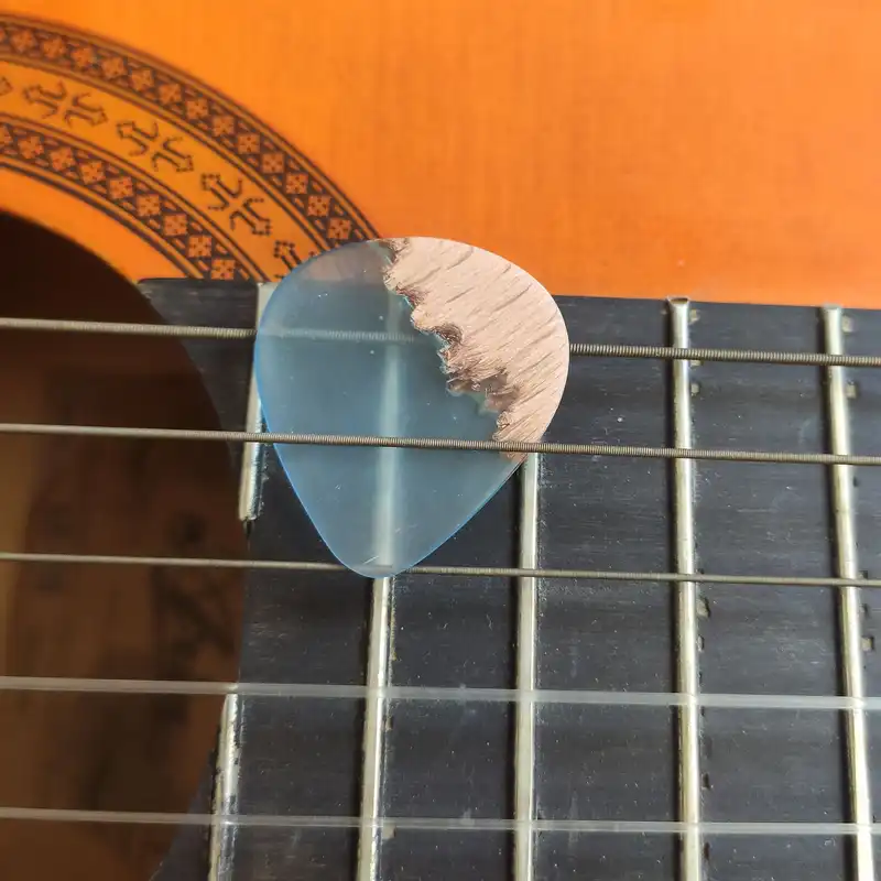 پیک گیتار مدل 01