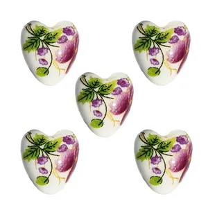 مهره سنگی طرح قلب گلدار کد MO 173 مجموعه 5 عددی