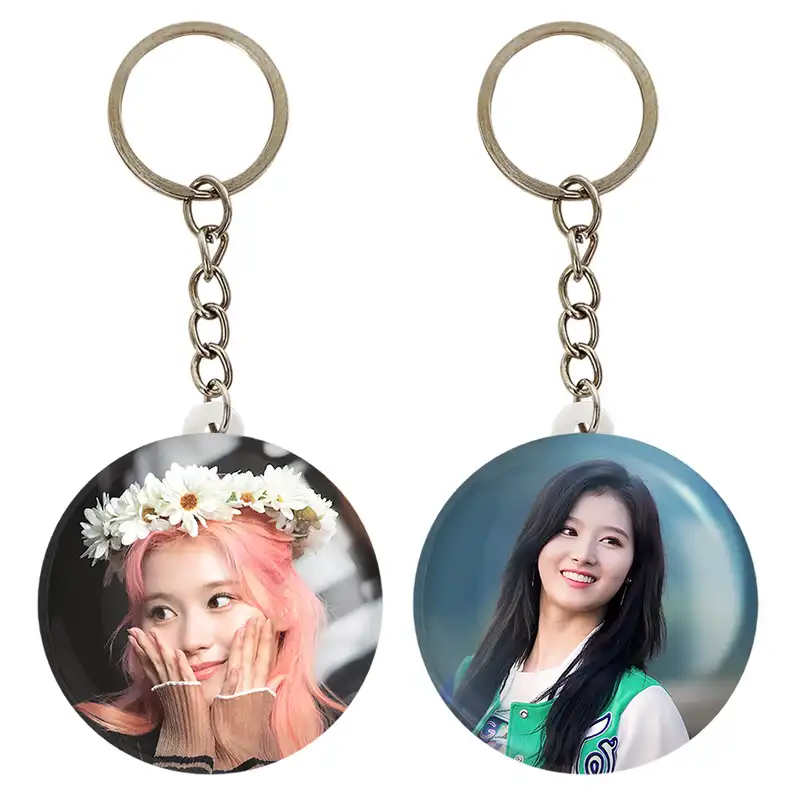 جاکلیدی خندالو مدل سانا گروه توایس TWICE کد 1992319915 مجموعه 2 عددی