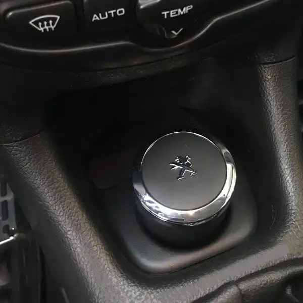 جا لیوانی خودرو چیکال مدل RC مناسب برای پژو 206