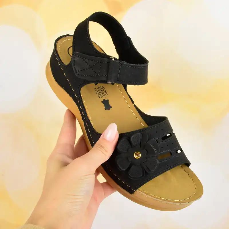 صندل زنانه پاپا مدل طبی گلدار برچسبی BK.4016