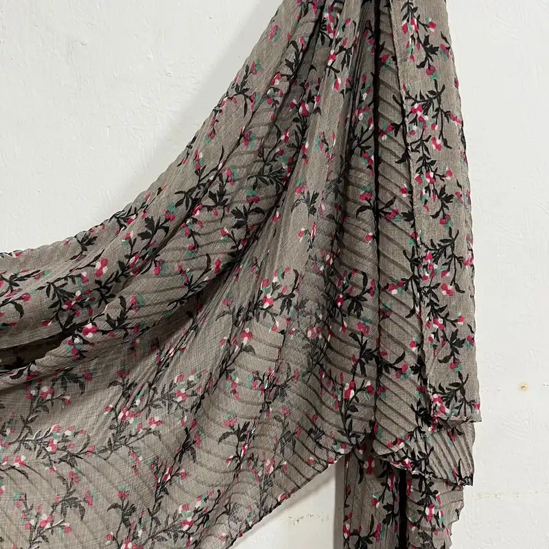 شال زنانه مدل پلیسه مجلسی گل ریز