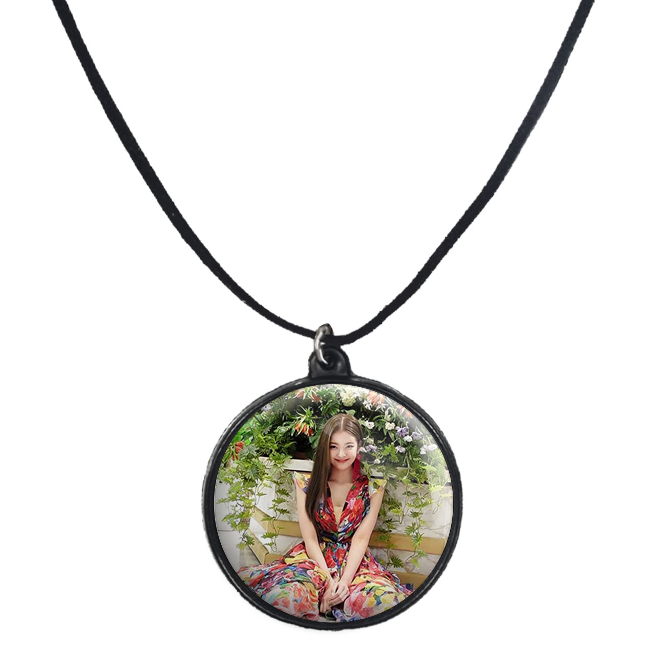 گردنبند پرمانه طرح گروه موسیقی ایتزی کد pmb.13118 مدل دو طرفه