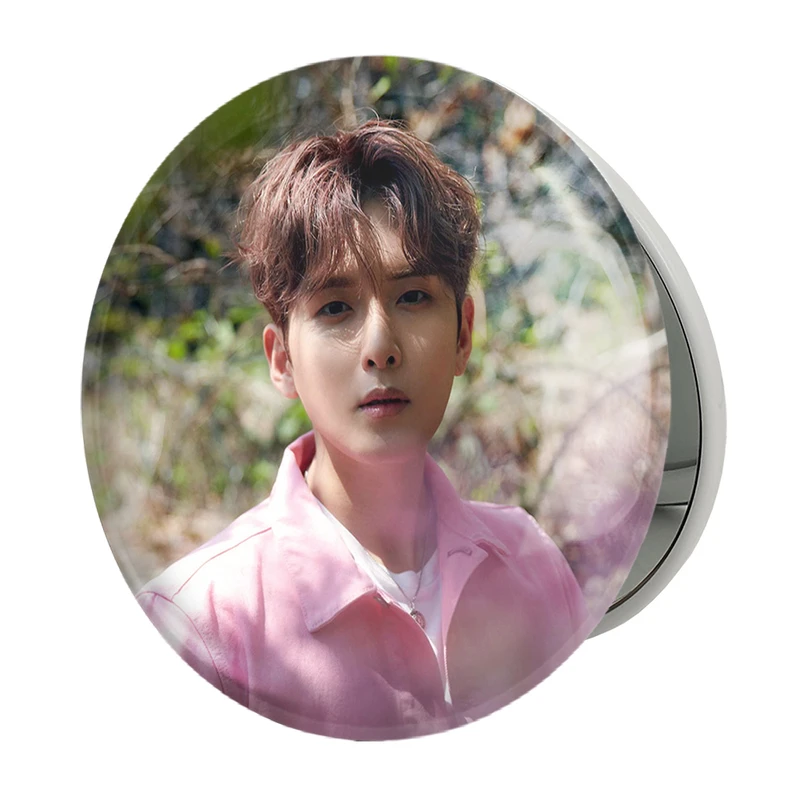 آینه جیبی خندالو طرح ریووک گروه سوپر جونیور Super Junior مدل تاشو کد 21403 