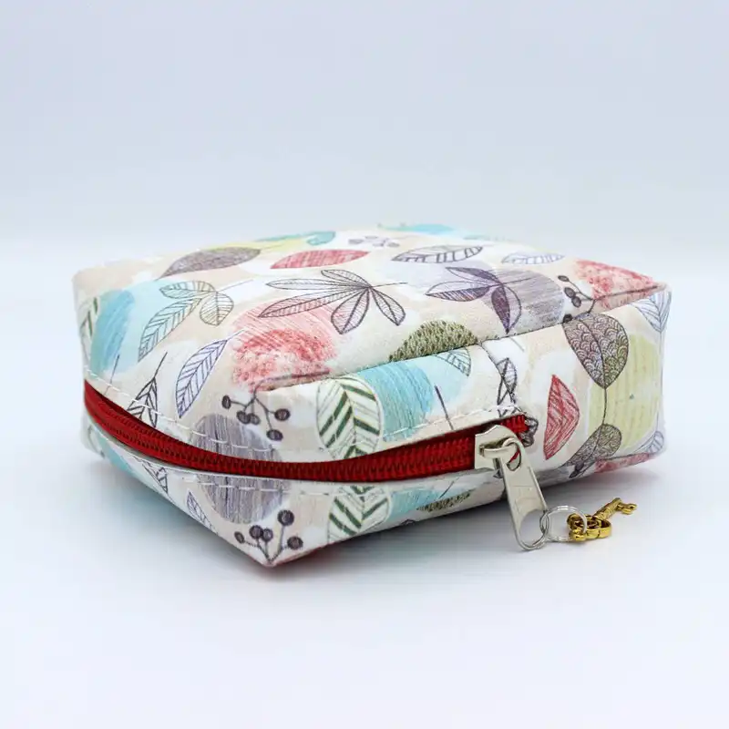 کیف لوازم آرایش زنانه طرح گل مدل CB-024