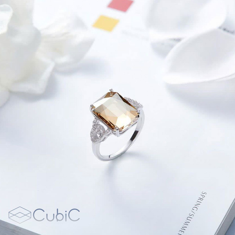 انگشتر نقره زنانه کوبیک مدل QE-6706 انگشتر نقره زنانه کوبیک مدل QE-6706